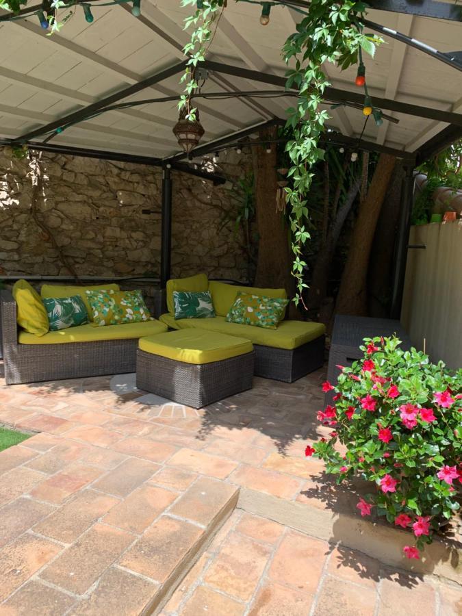 Hébergement de vacances Maison De Avec Jardin Clos *
